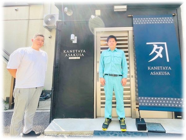 温かな印象の木材を使用したカウンターが自慢