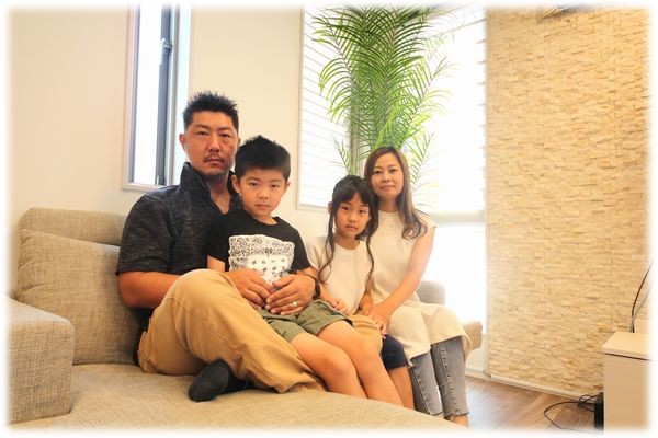 拘りは南国風のタイルを貼った内装。